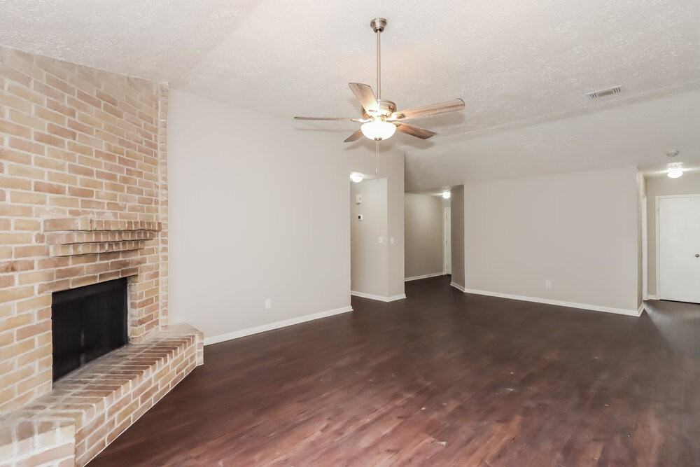 20810 Union Park Dr - Photo 5 of 16