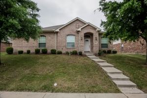 featured image of 1141 Lakeside Dr