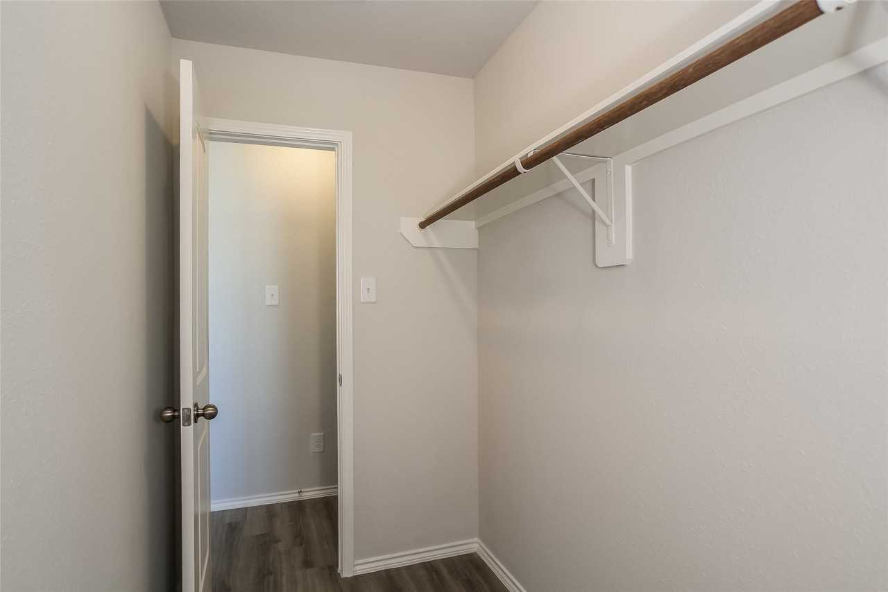 8706 Lar Ree Oaks Cir #8706 - Photo 5 of 14