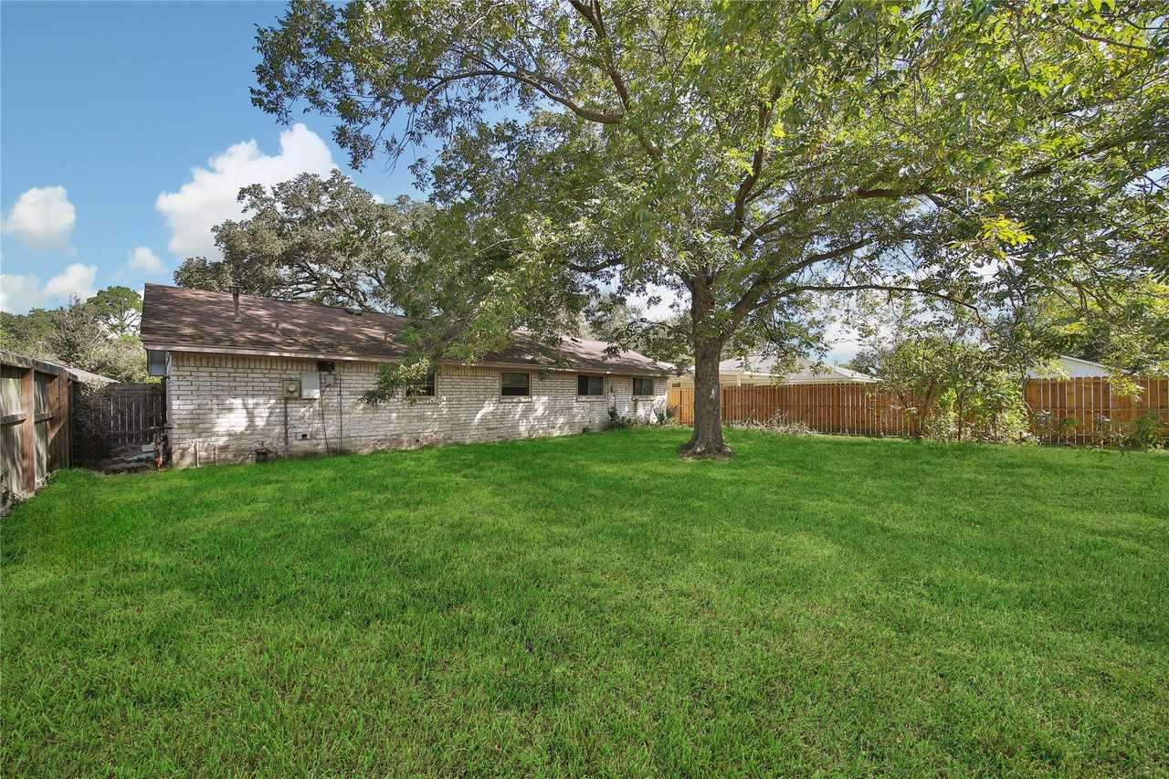 1559 Diplomat Way #1559 - Photo 2 of 17