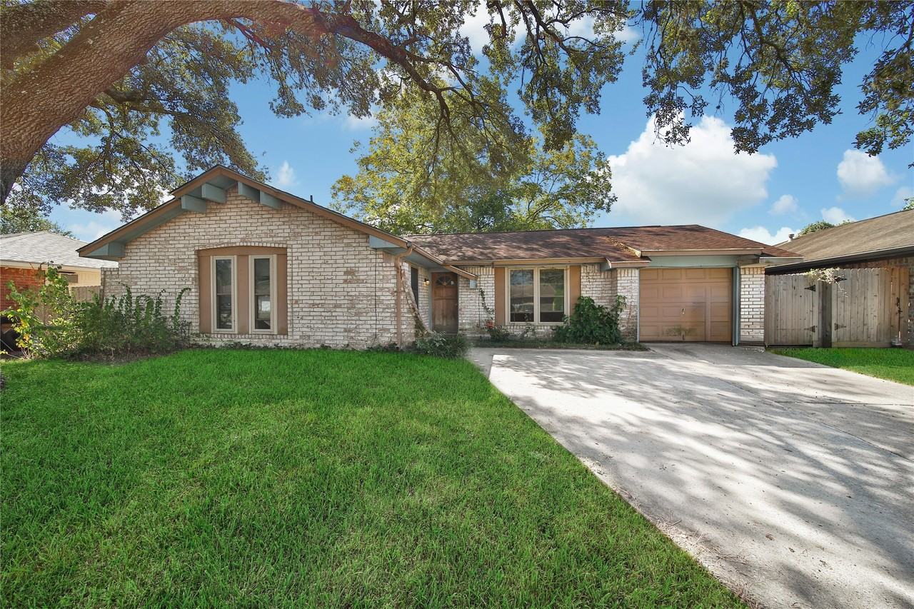 1559 Diplomat Way #1559 - Photo 4 of 17