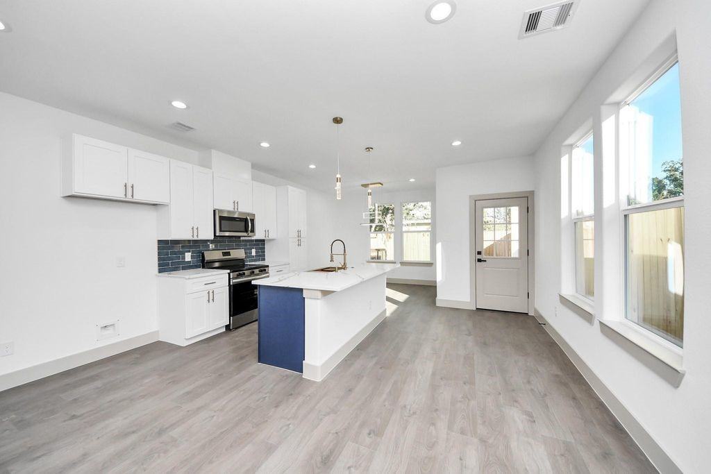 7973 Joy St #7973A - Photo 7 of 33