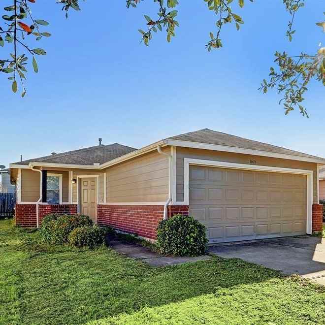 19023 Yaupon Pass Dr #19023 - Photo 3 of 10