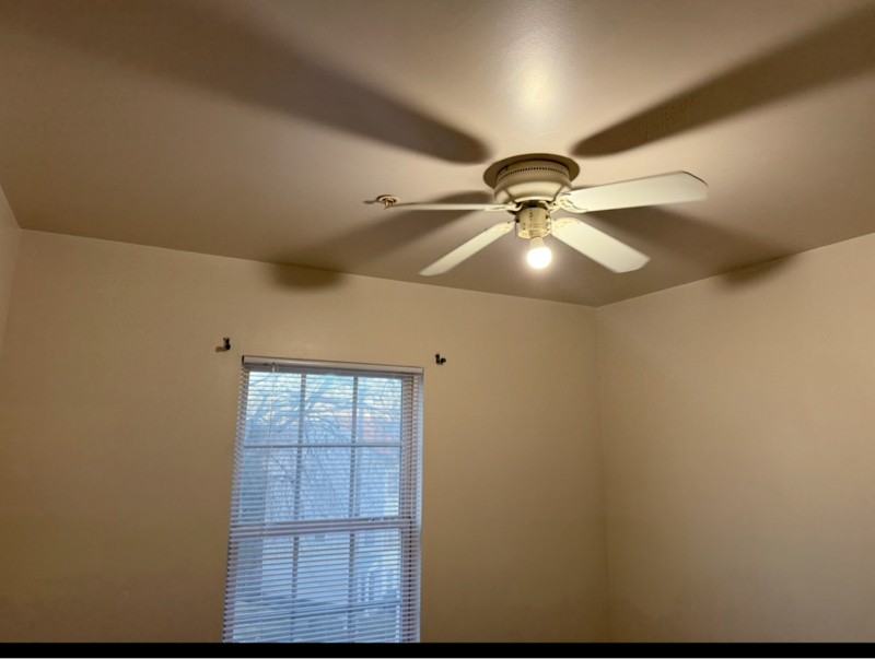 21 E St Se - Photo 6 of 8