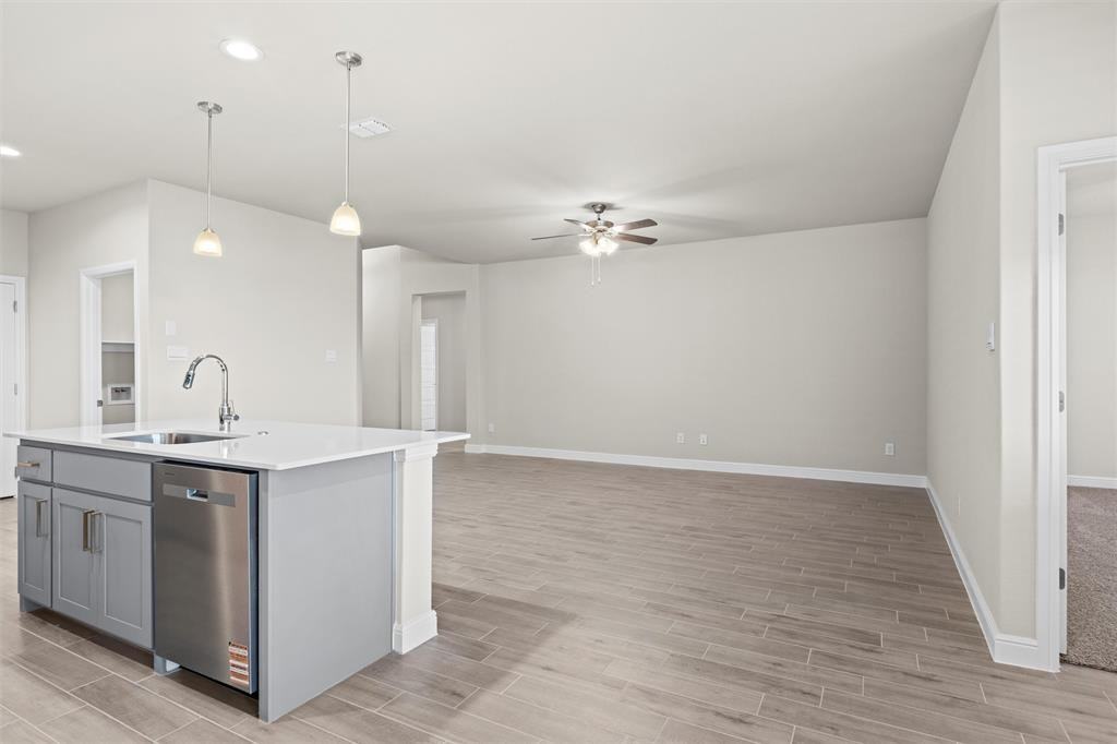 537 Pickett Creek Dr #537 - Photo 3 of 19