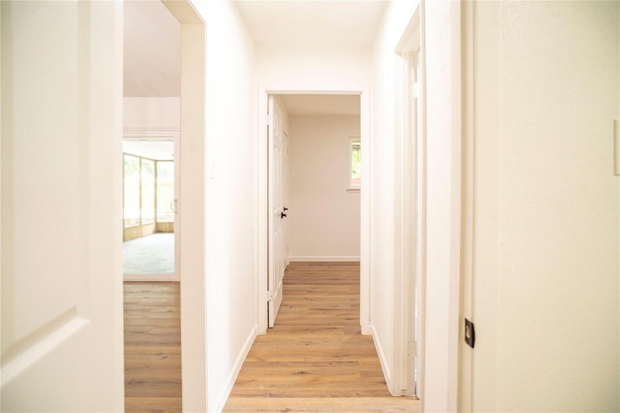 9214 Woodland Oaks Dr #9214 - Photo 3 of 32