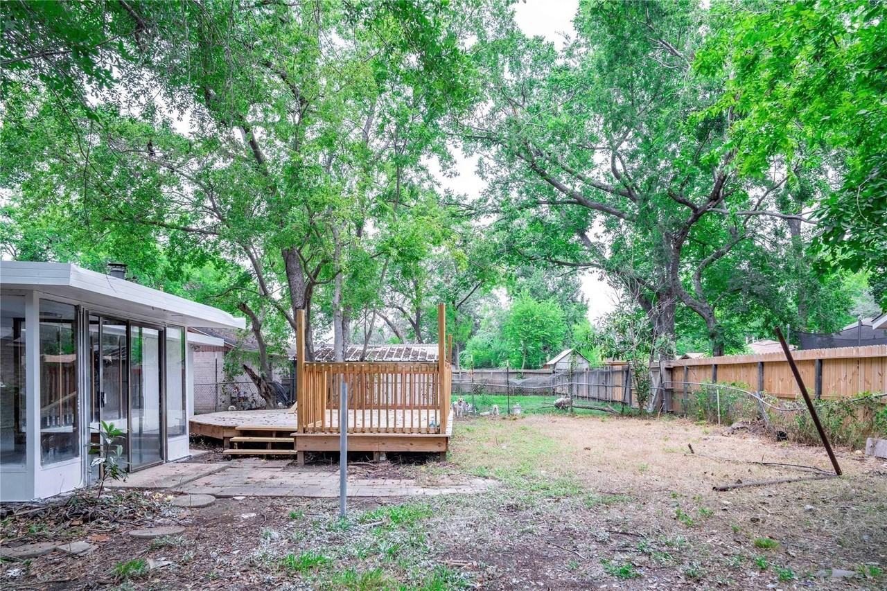 9214 Woodland Oaks Dr #9214 - Photo 7 of 32