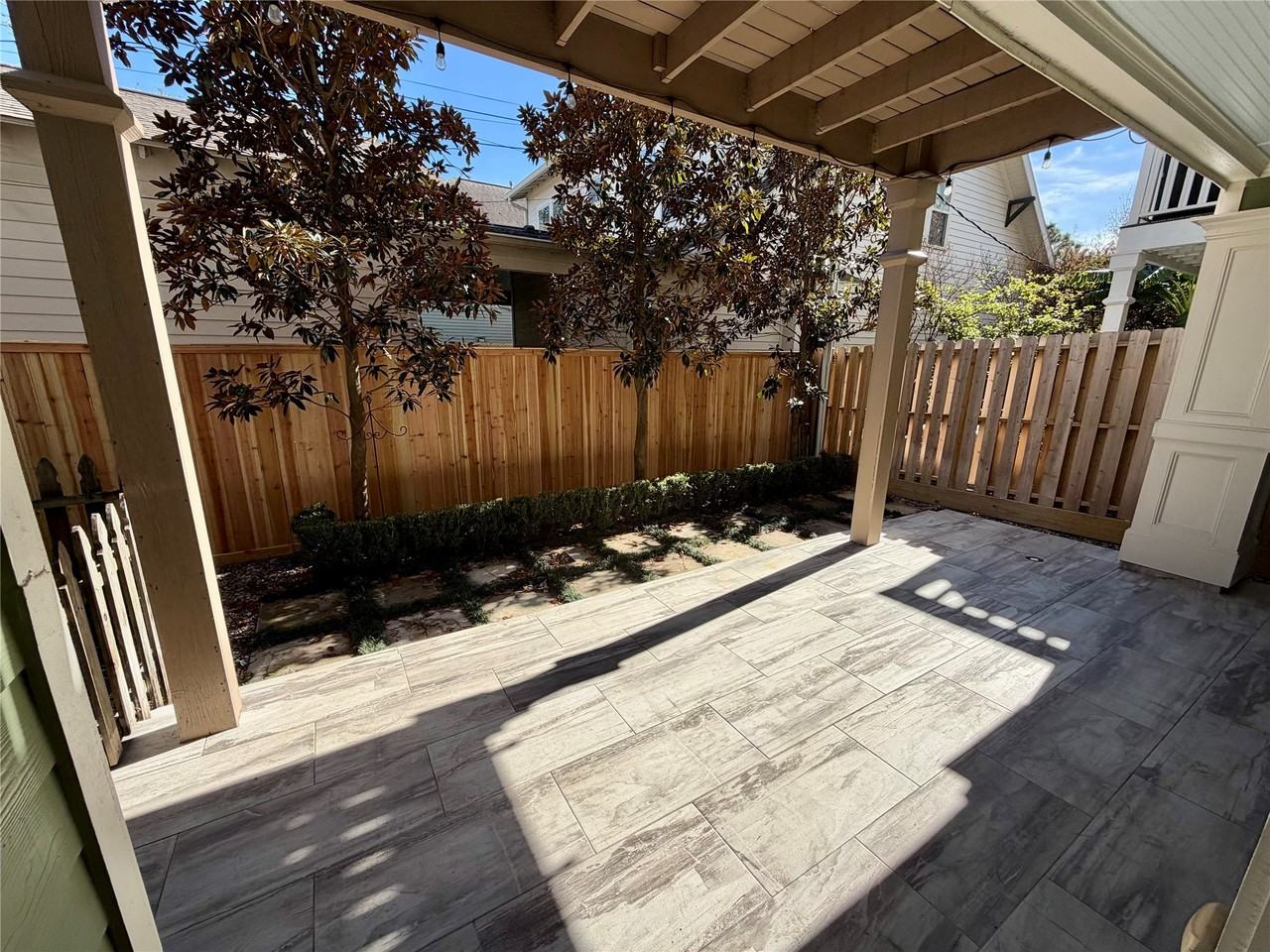 2710 Nicholson St #2710 - Photo 3 of 22