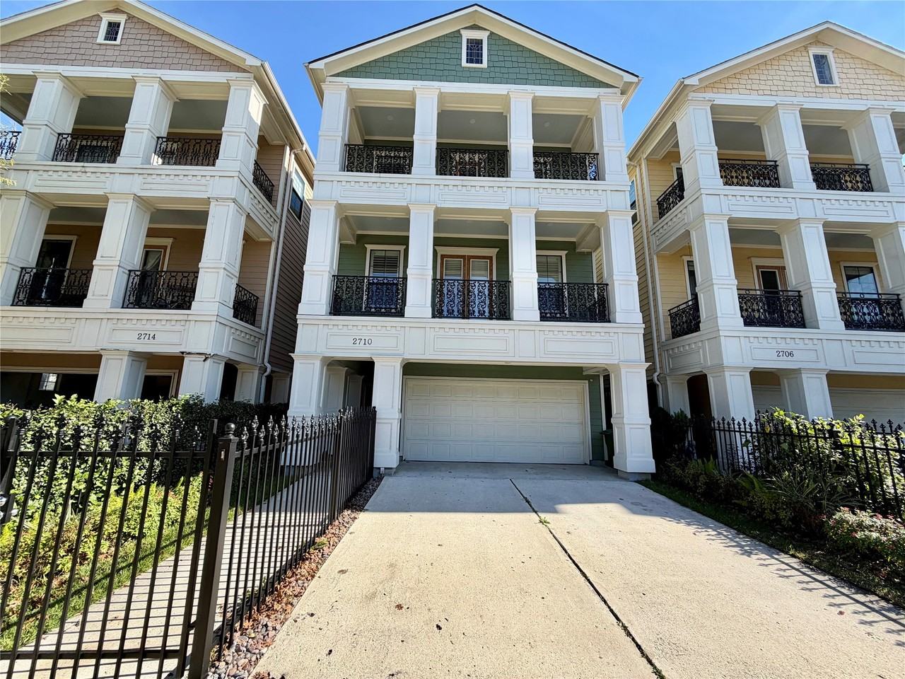 2710 Nicholson St #2710 - Photo 4 of 22