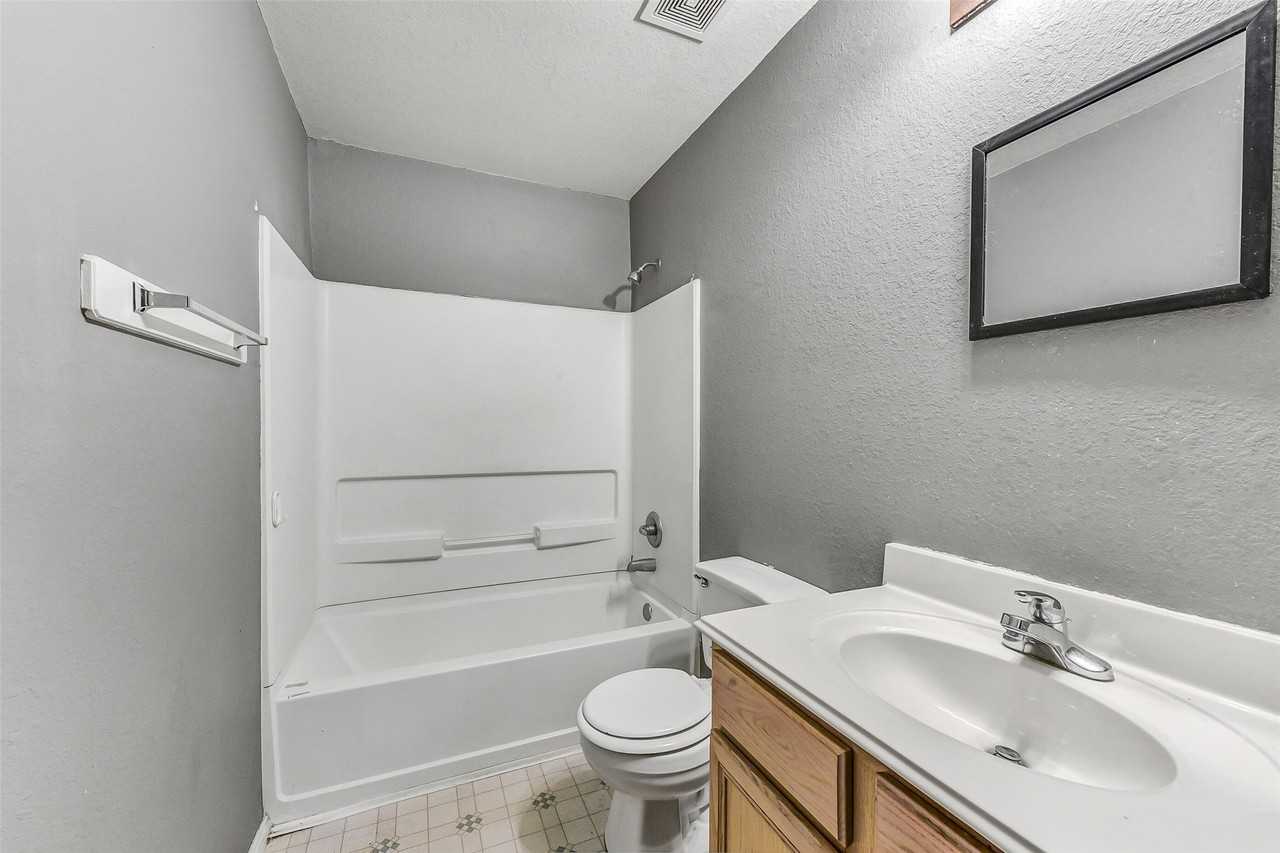 13518 Woodring Ct #13518 - Photo 2 of 30