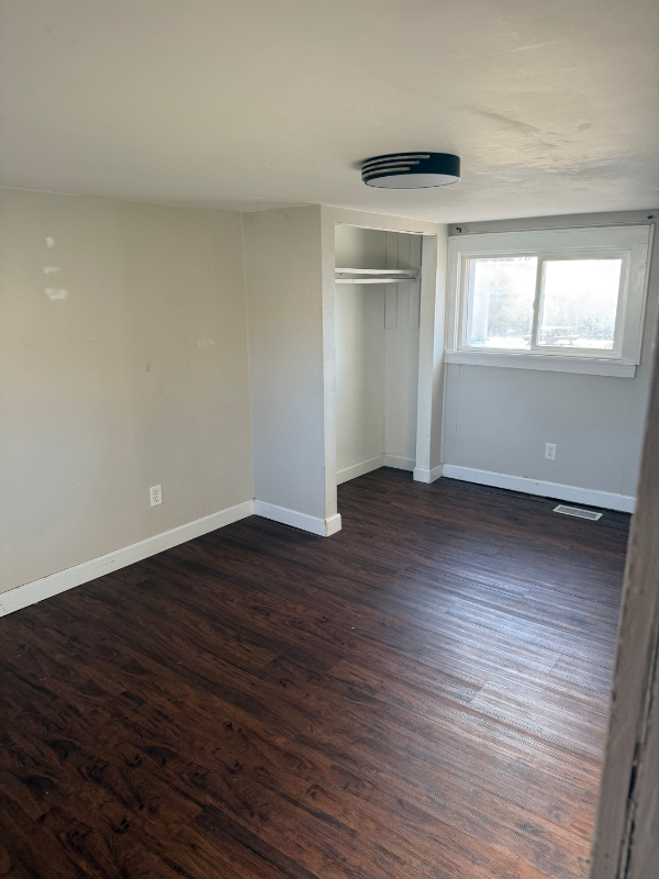 327 W Shaw St - Photo 5 of 5