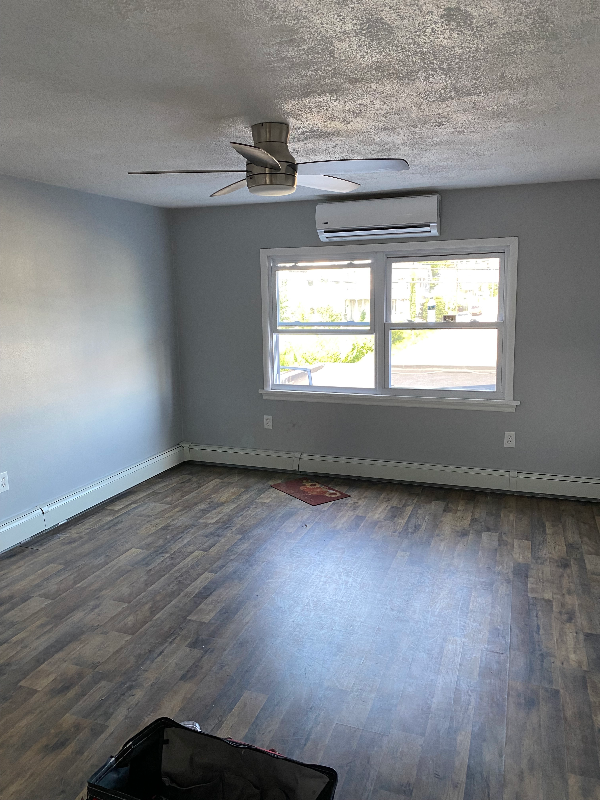 542 S Main St - Photo 5 of 7