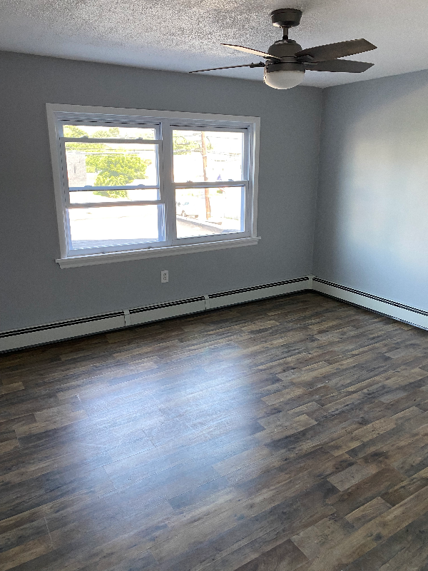 542 S Main St - Photo 6 of 7