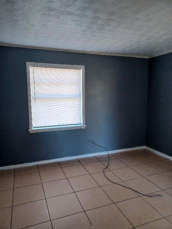 2401 S Linden St #3 - Photo 2 of 8