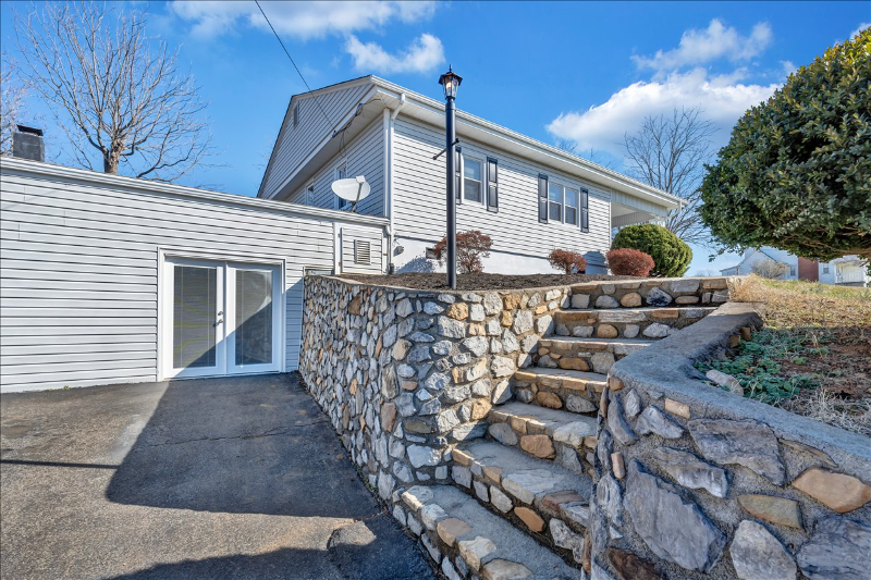 3024 E Ruritan Rd - Photo 4 of 50