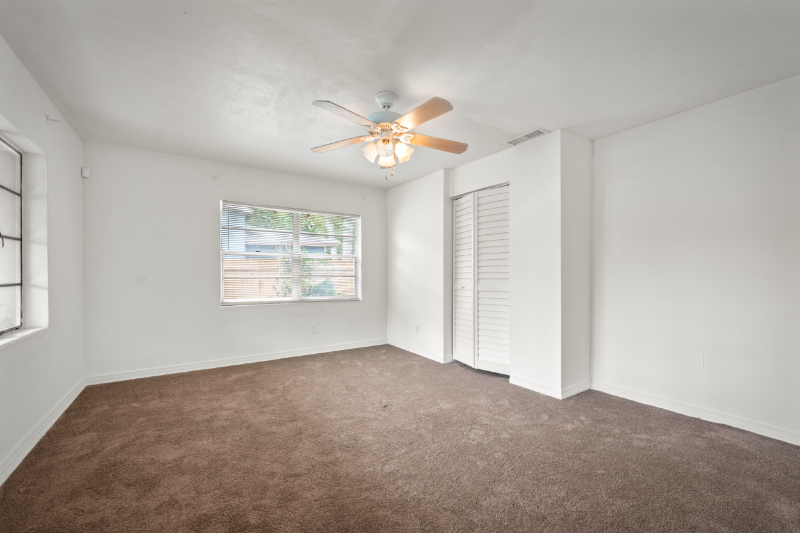 1025 W 25th St - Photo 7 of 19