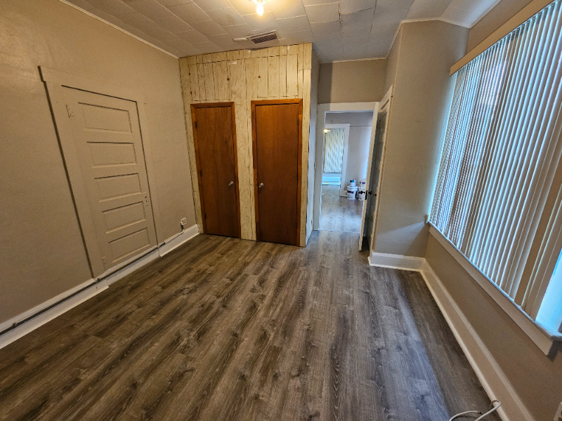 312 S Pine St #EAST - Photo 7 of 10