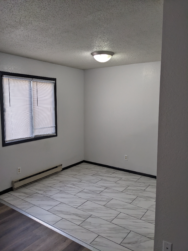 300 Hopp Ave - Photo 3 of 25