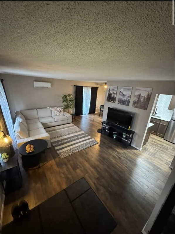 308 W 6th St #1 - Photo 2 of 8