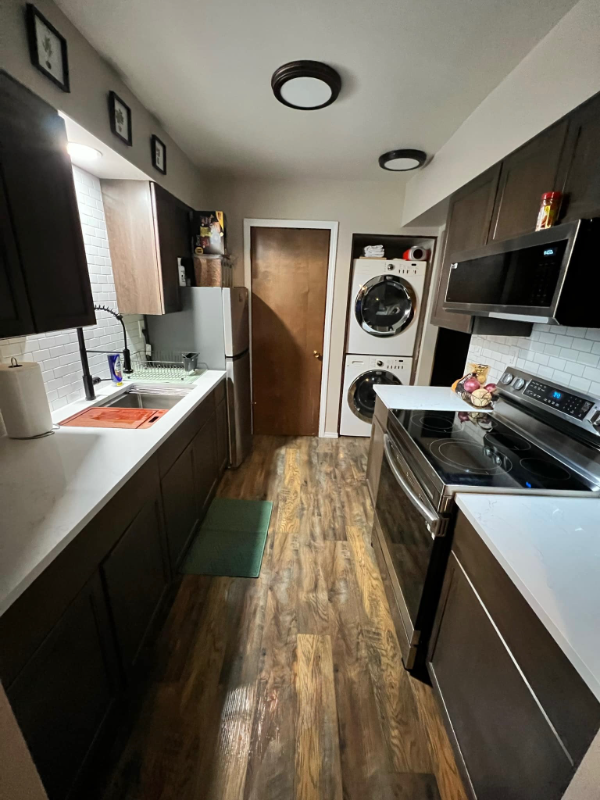 308 W 6th St #1 - Photo 4 of 8