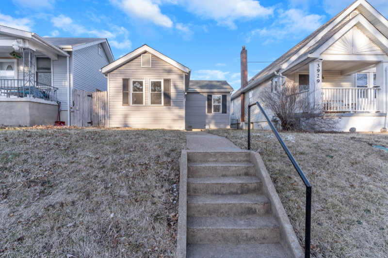 3933 Walsh St - Photo 2 of 16