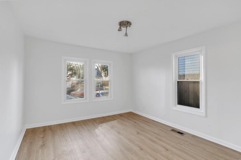 3933 Walsh St - Photo 5 of 16