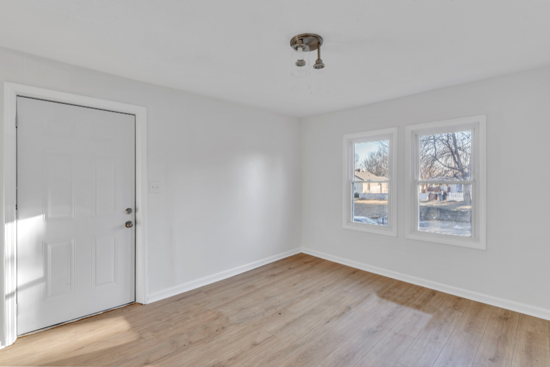 3933 Walsh St - Photo 6 of 16