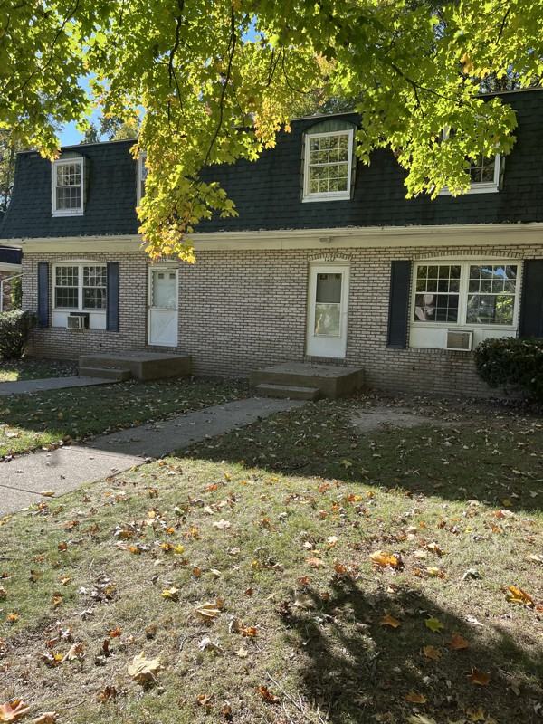 1267 Rosewood Dr Ne - Photo 2 of 20