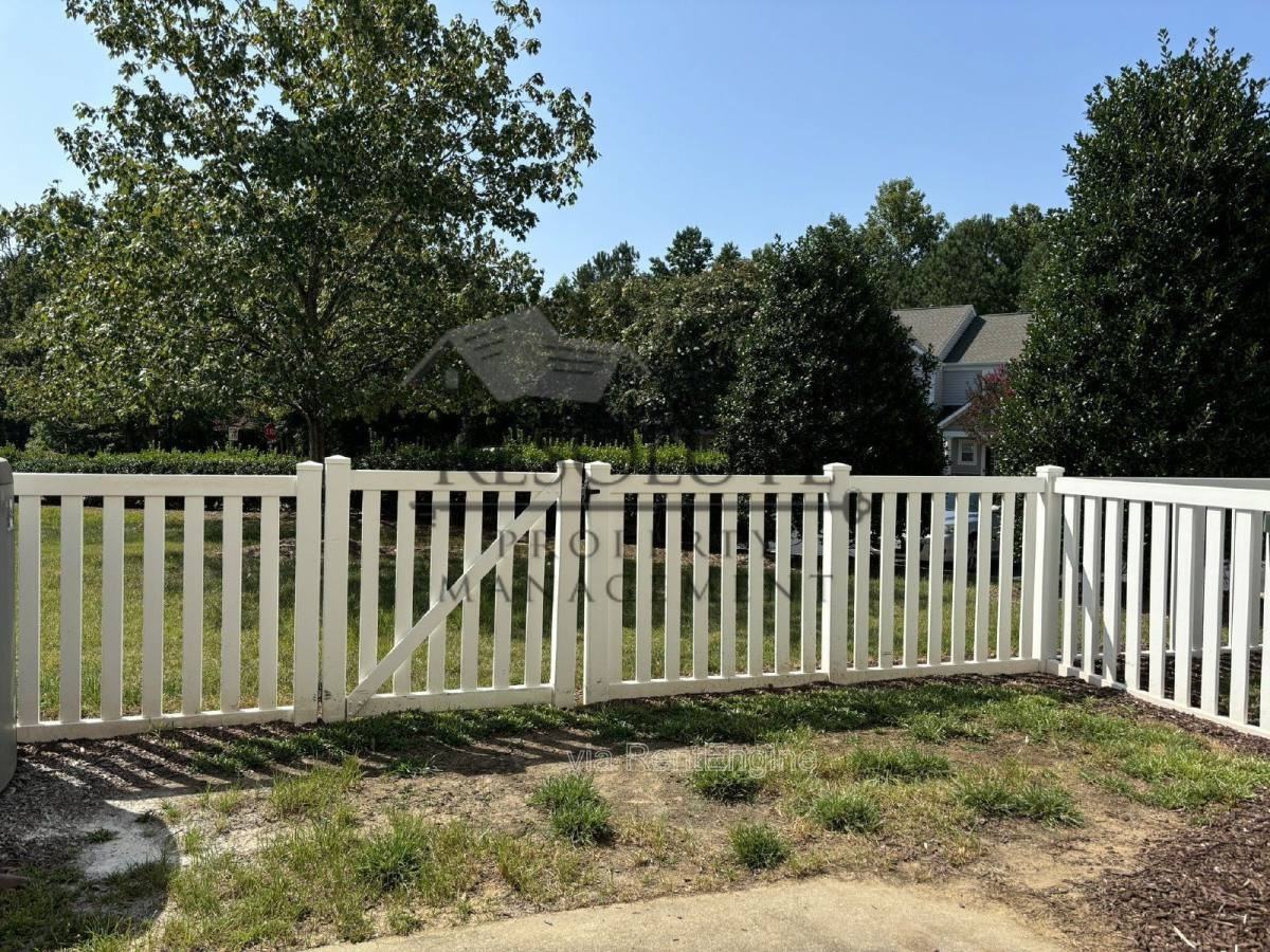 11316 Shadow Elms Ln - Photo 5 of 10