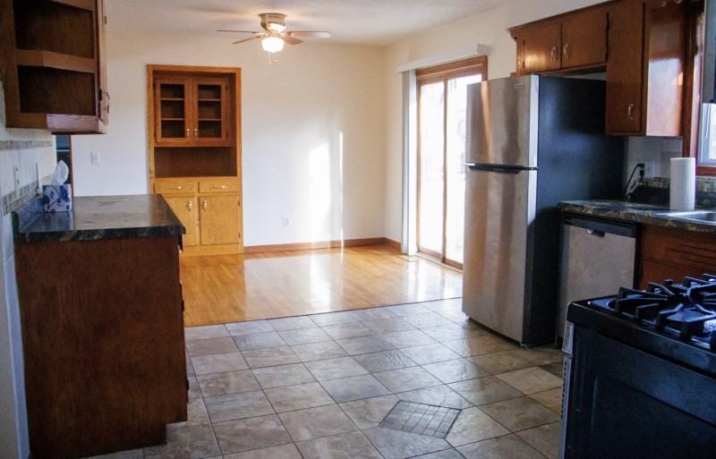 1932 Carnelian Ln - Photo 3 of 13