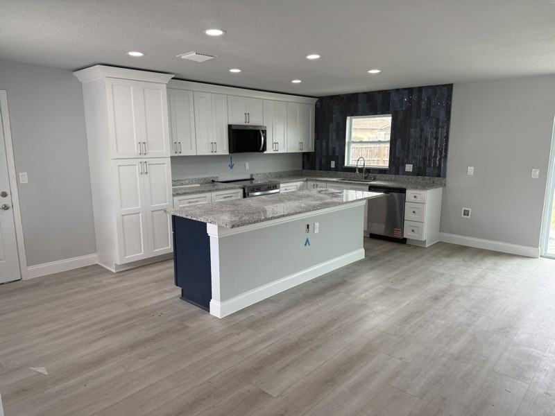 168 Las Palmas - Photo 2 of 8