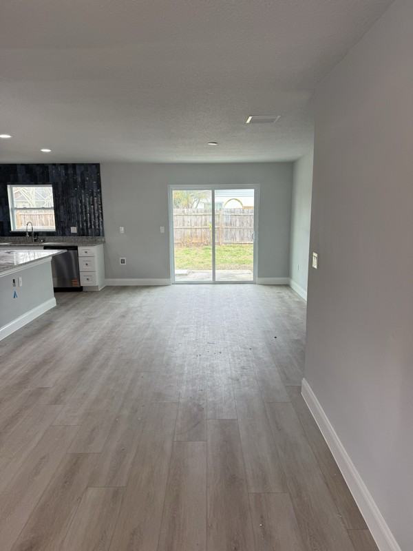 168 Las Palmas - Photo 4 of 8