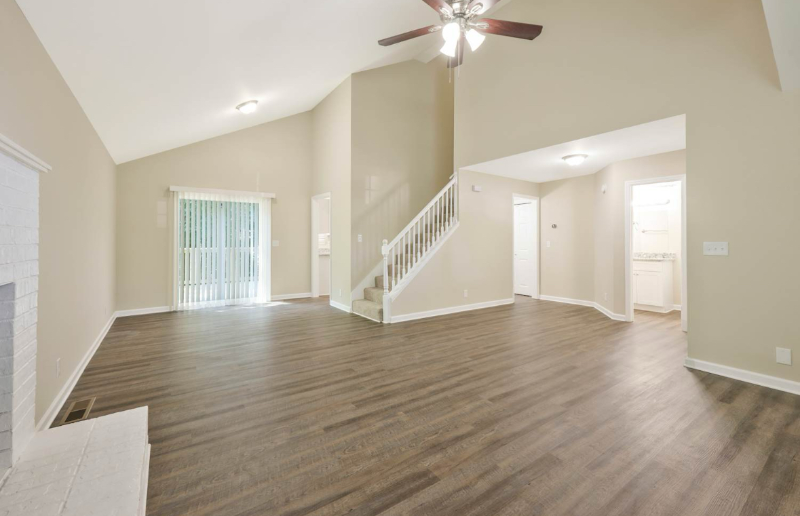 842 Rocky Mountain Pkwy - Photo 3 of 13