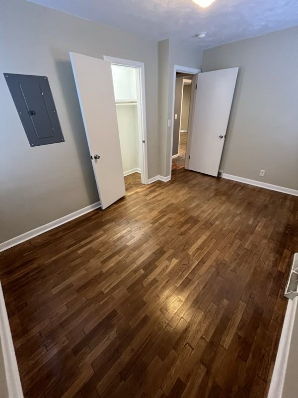 411 Elizabeth St - Photo 7 of 24