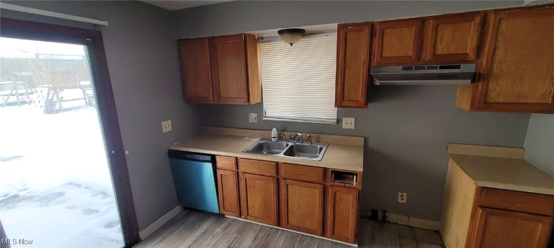 19113 Watercrest Ave - Photo 3 of 4