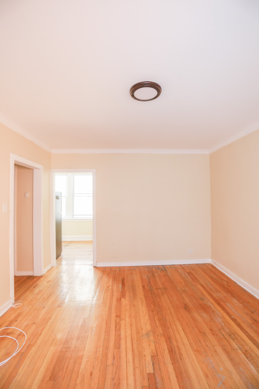 4053 W School St #2 - Photo 5 of 8