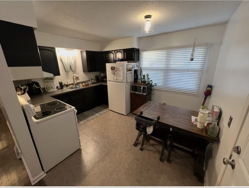 3719 Kalamazoo Ave Se - Photo 4 of 14