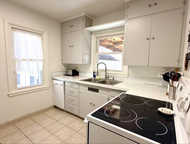 920 Yale Ave - Photo 5 of 13