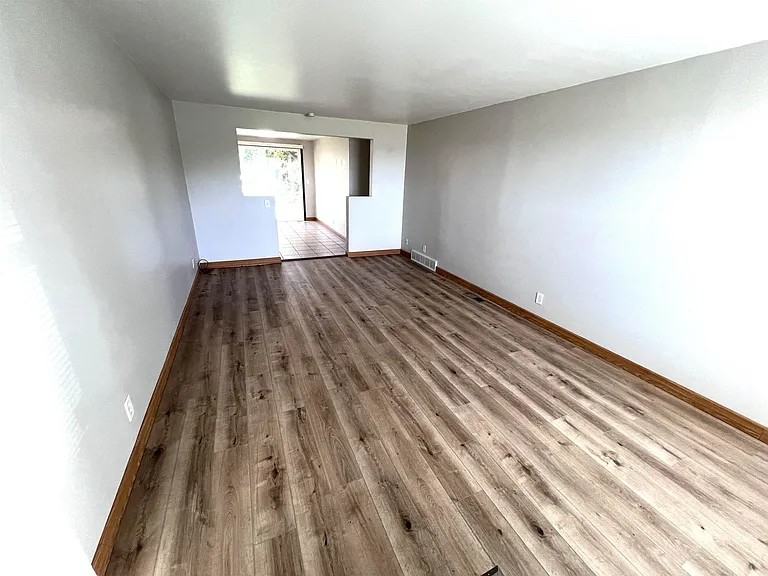 2549 Babcock Rd - Photo 2 of 12