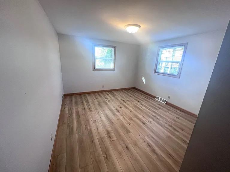 2549 Babcock Rd - Photo 3 of 12