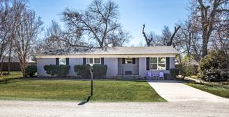 510 W Oak St - Photo 1 of 1