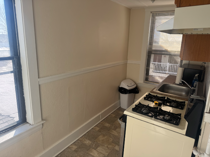 215 Main St #2E - Photo 7 of 8