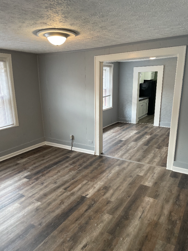 830 W 5th St - Photo 4 of 14