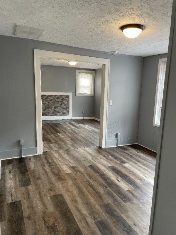 830 W 5th St - Photo 5 of 14