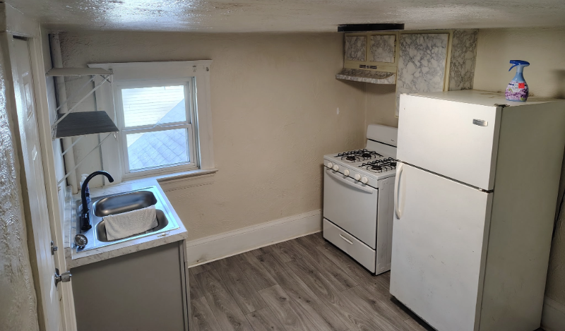 1814 E Ganson St #D - Photo 2 of 8