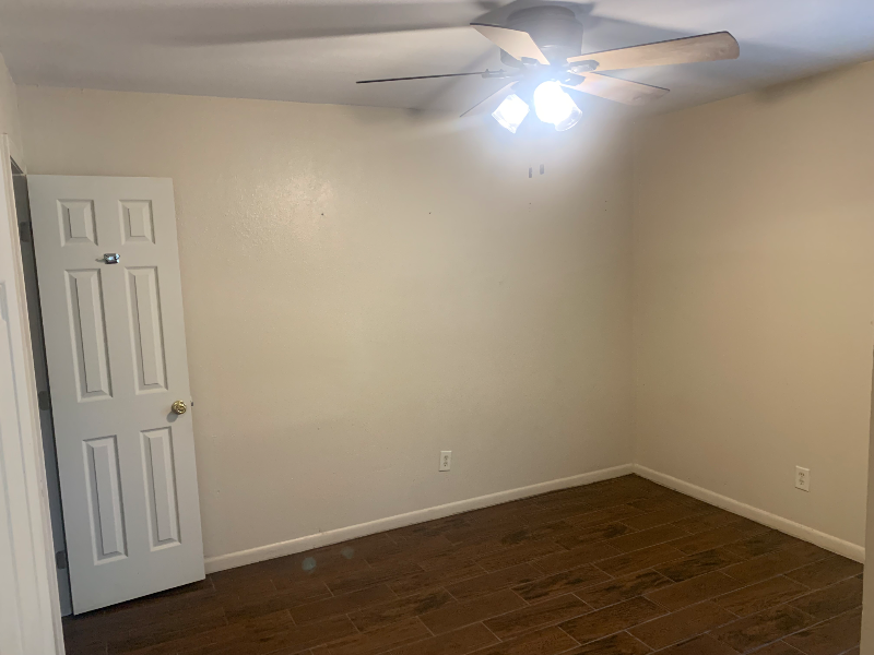 3020 Grove St - Photo 5 of 10