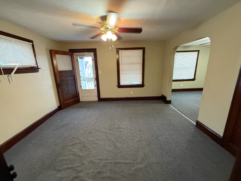 3706 Stickney Ave - Photo 4 of 9