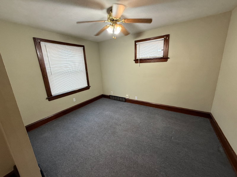 3706 Stickney Ave - Photo 5 of 9