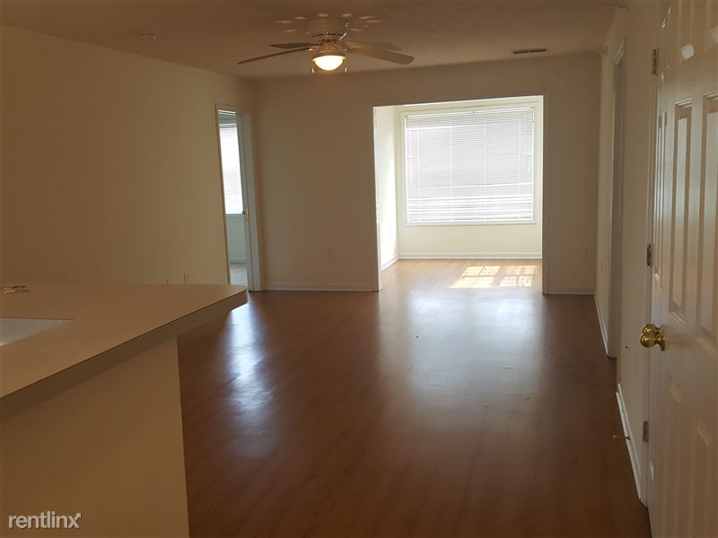 2011 Wolfmill Dr - Photo 4 of 9