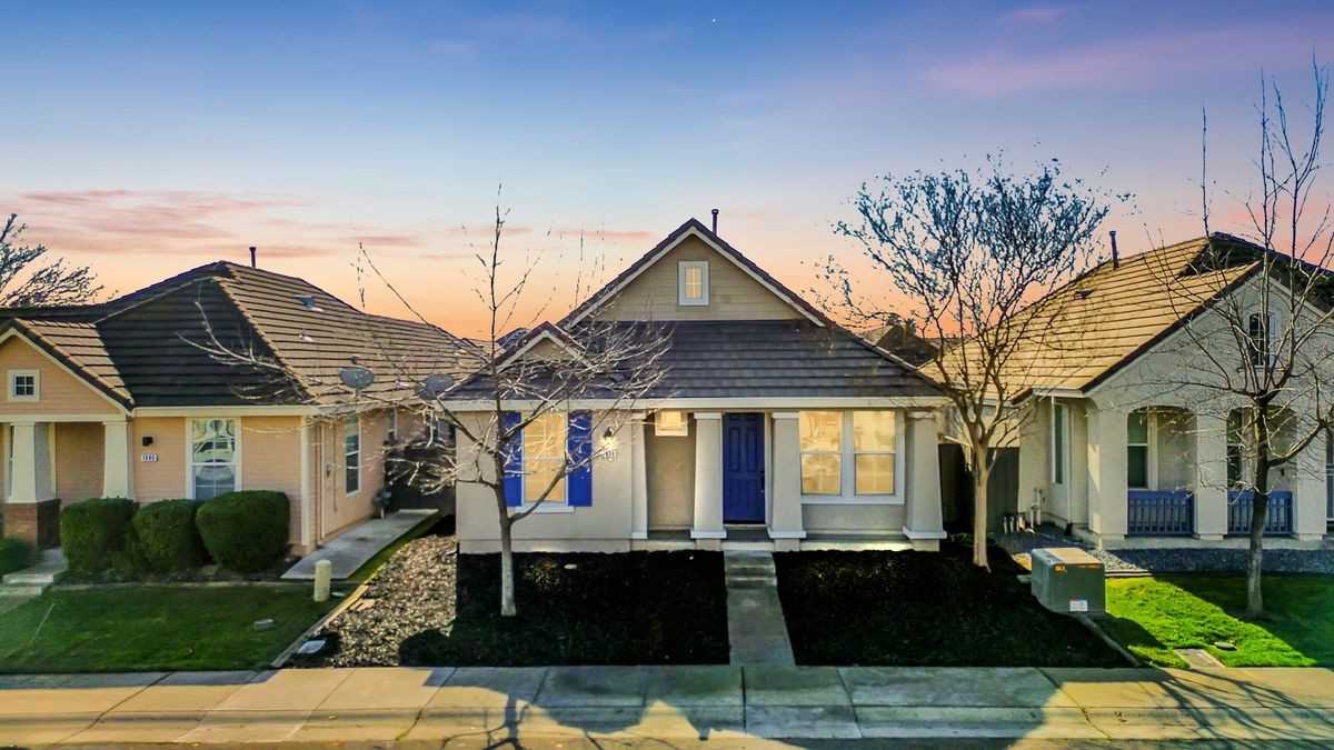 1886 Dawnelle Way - Photo 3 of 10